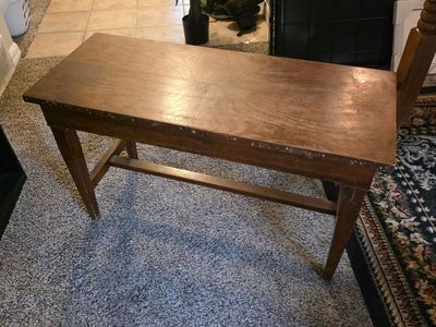 Piano bench