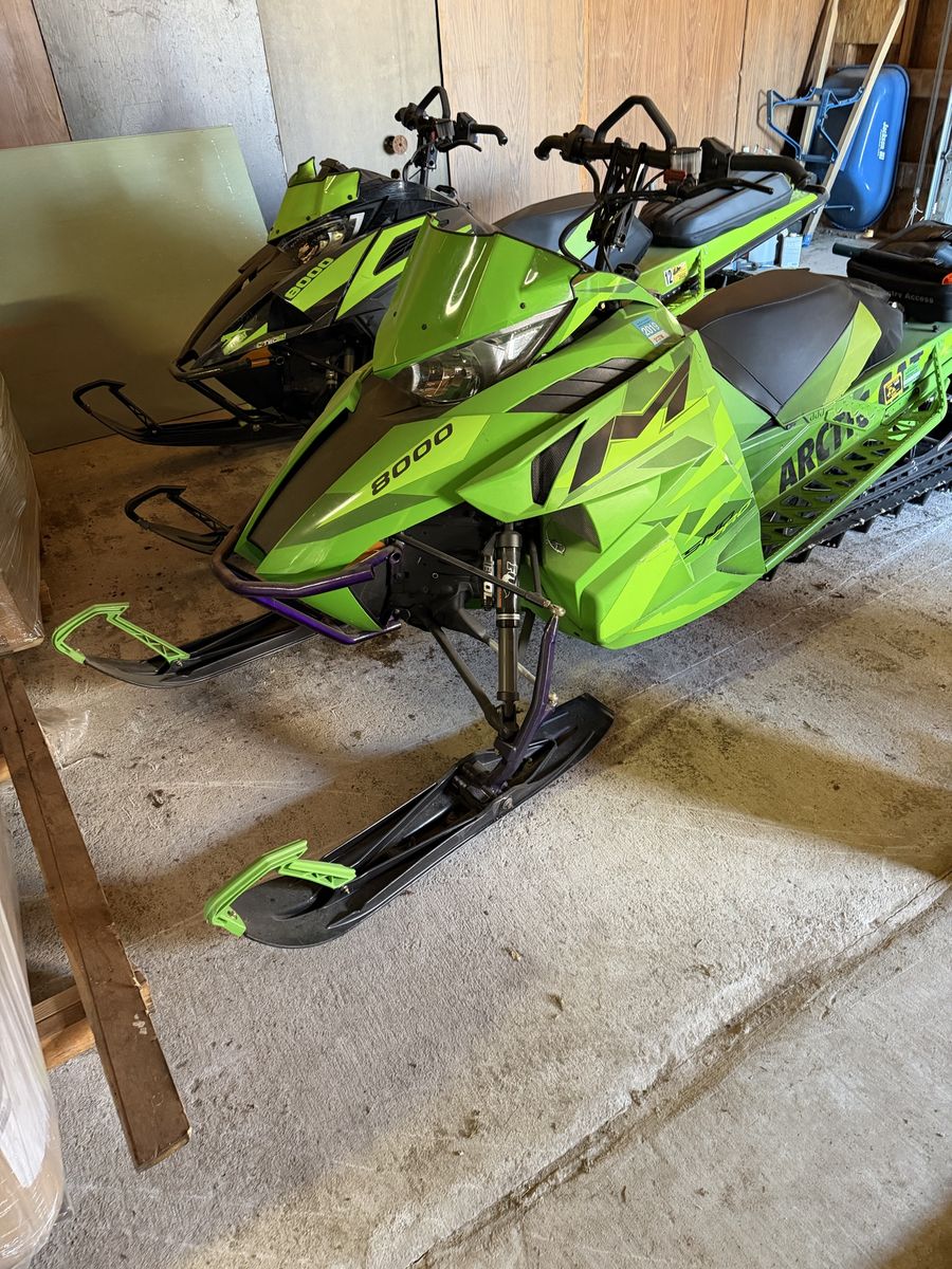 2016 arctic cat M8000 Limited