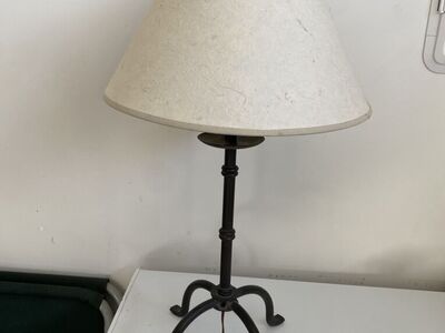 Iron Table Lanp