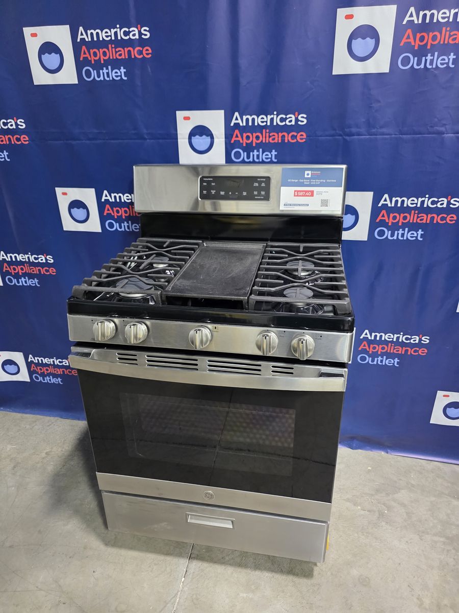 GE Free-Standing Gas Range with Integrated Griddle (Stainless Steel), 30-Inch Wide, 5.0 Cu. Ft.