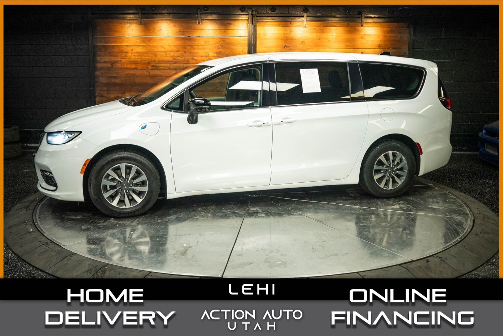 2024 Chrysler Pacifica Plug-In Hybrid Select