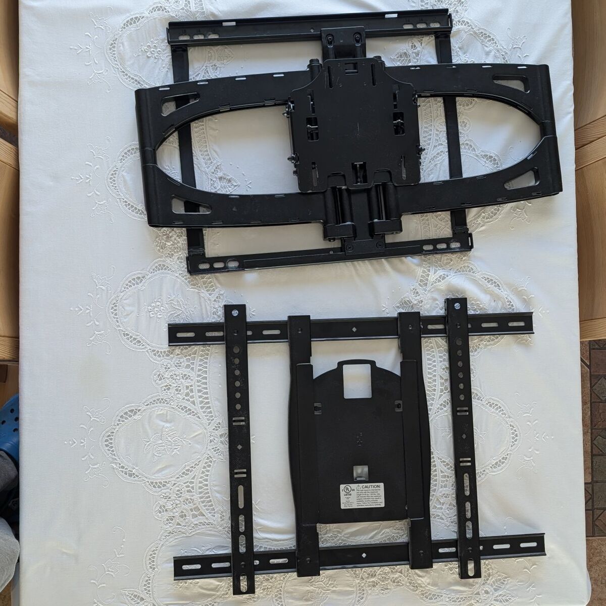 Strong Arm Razor Dual Arm Articulating TV mount XL