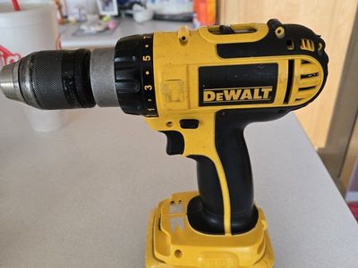 DEWALT 18V HAMMER DRILL