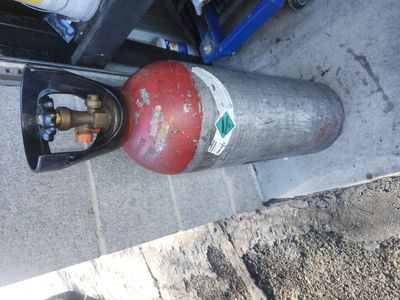 Carbon dioxide tank