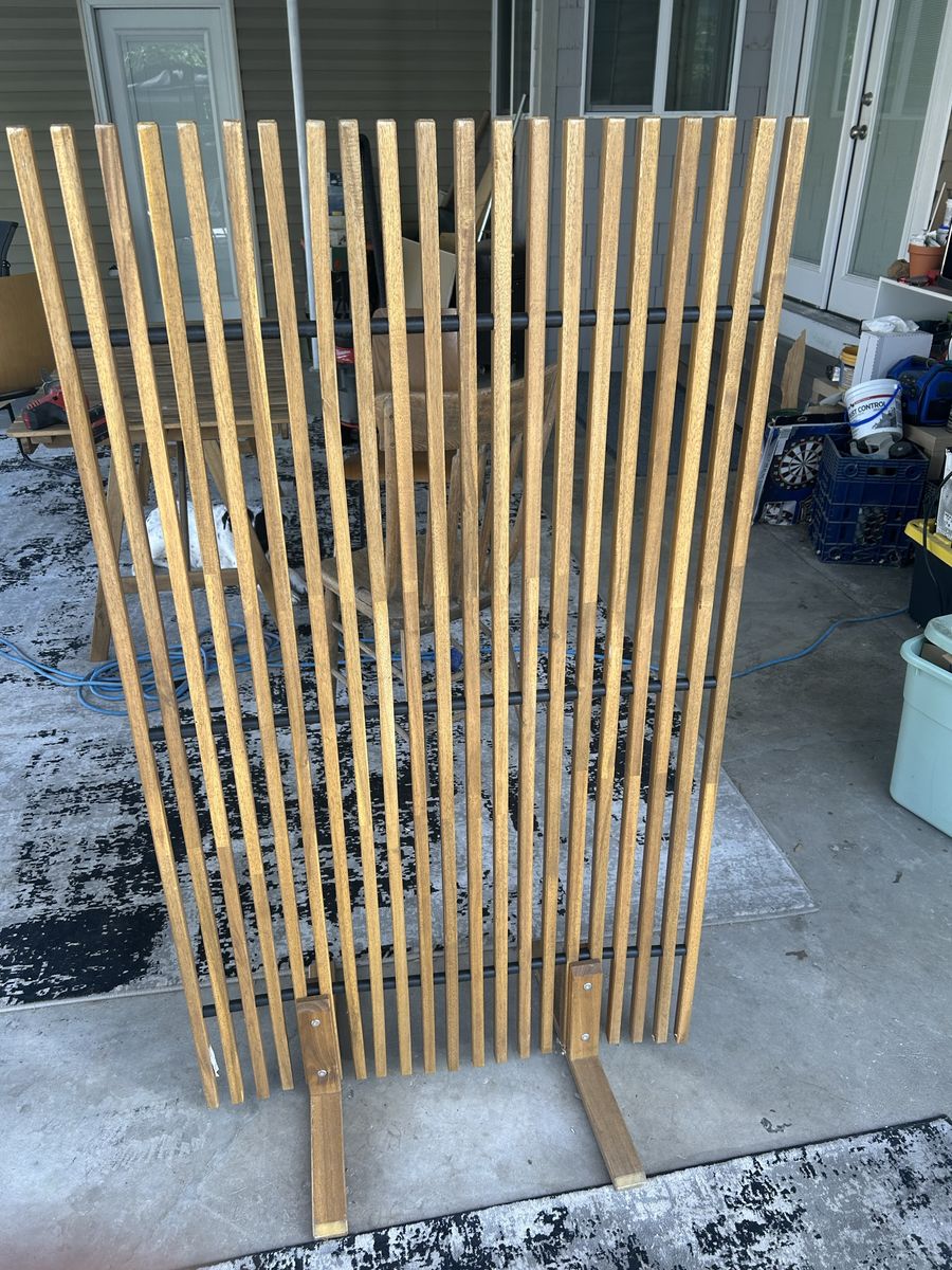 Wooden Slat Privacy Screen/Room Divider - Portable & Versatile Decor