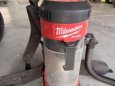 Milwaukee fuel 3-1 Brushless Backpack Vacuum