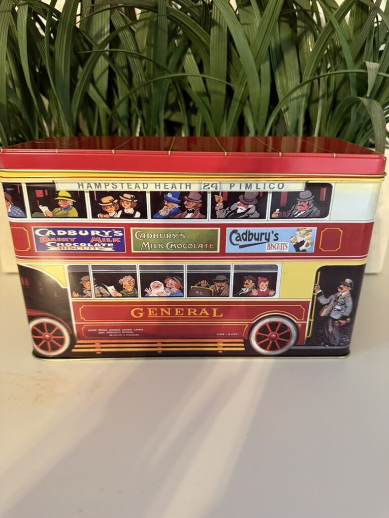 Collector cadbury Uk Buscuit / Cookie Tin