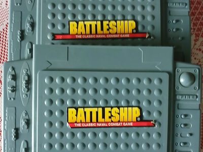 Hasbro MB Games Battleship The Classic Naval Combat Game - Complete & Works