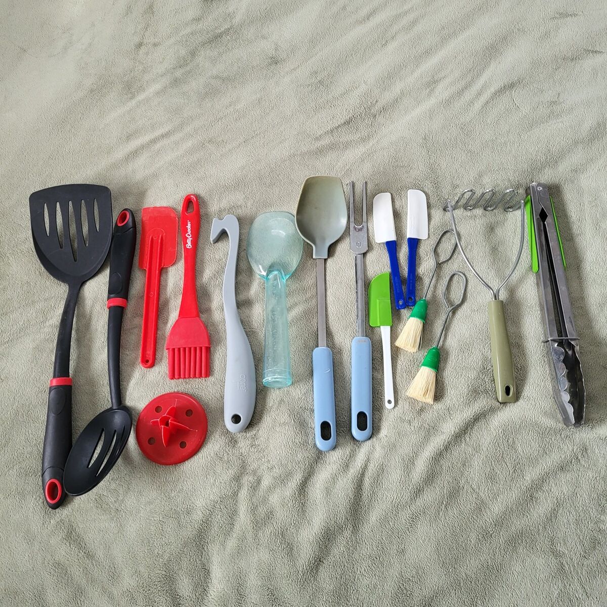 **KITCHEN UTENSILS BUNDLE**