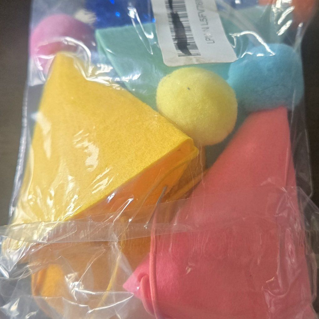 8 mini party hats for pets