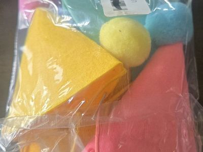 8 mini party hats for pets