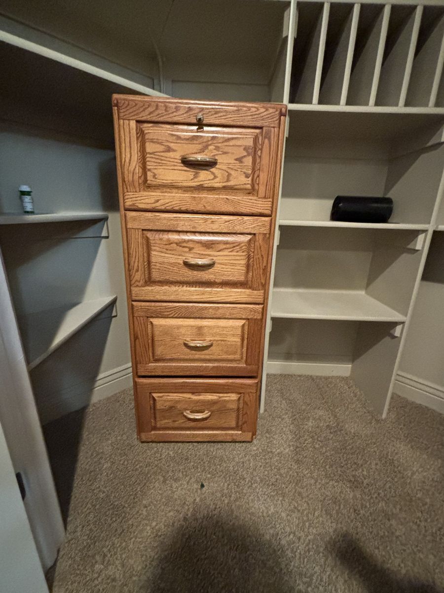 Oak 4 drawer file cabinet