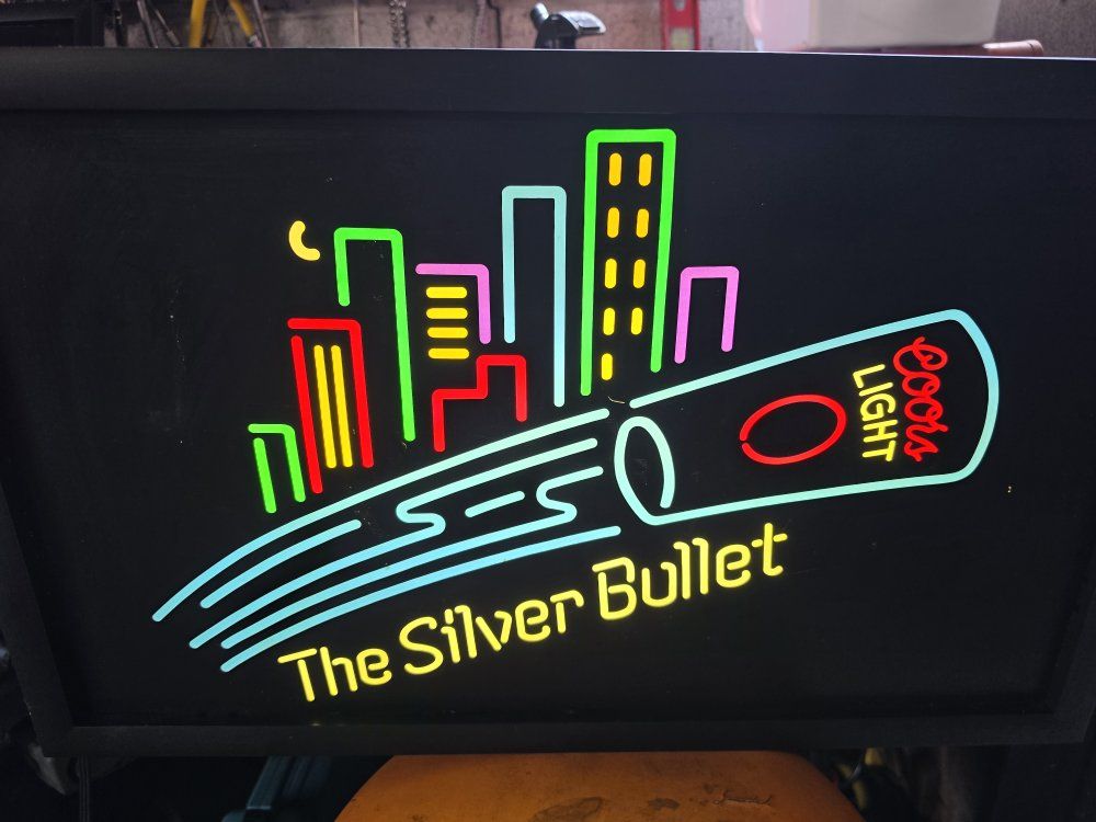 Coors Light "The Silver Bullet" Neon Sign 20"x13" Bar Mancave Decor Light-up Sign