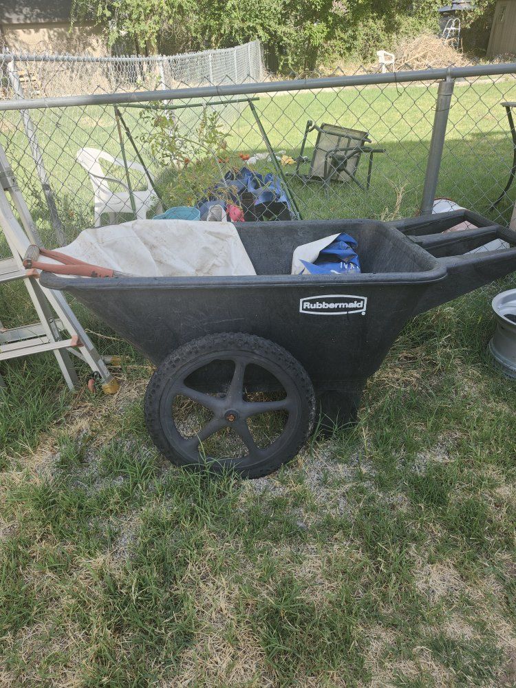 Rubbermaid Heavy Duty Yard Cart