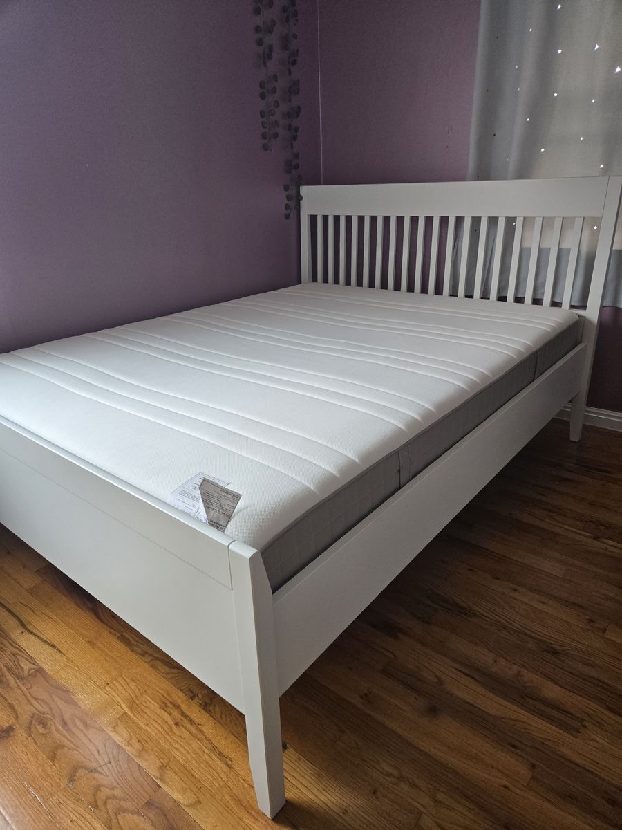 Queen Size Bed Frame w/ Headboard and Medium-Firm Mattress (Great Condition)