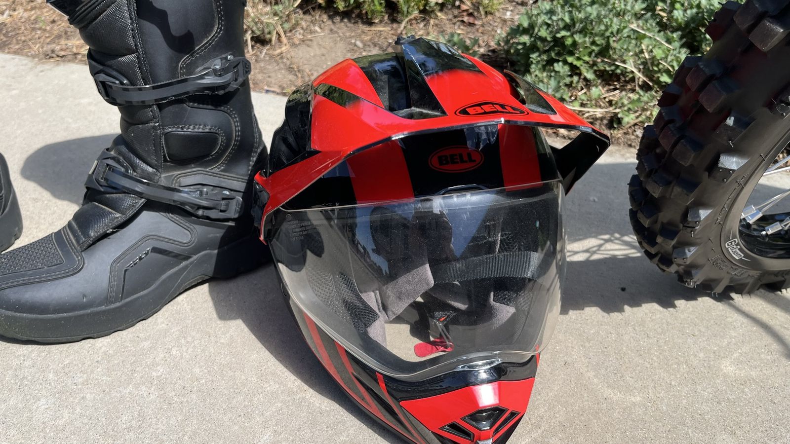 Motorcycle / Motocross Gear Helmets, Boots & goggles.  Great condition riding gear Selling as a bundle or individually.