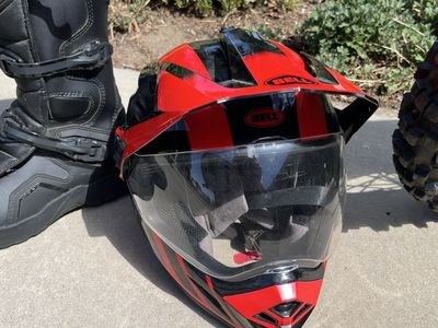 Motorcycle / Motocross Gear Helmets, Boots & goggles. Great condition riding gear Selling as a bundle or individually.