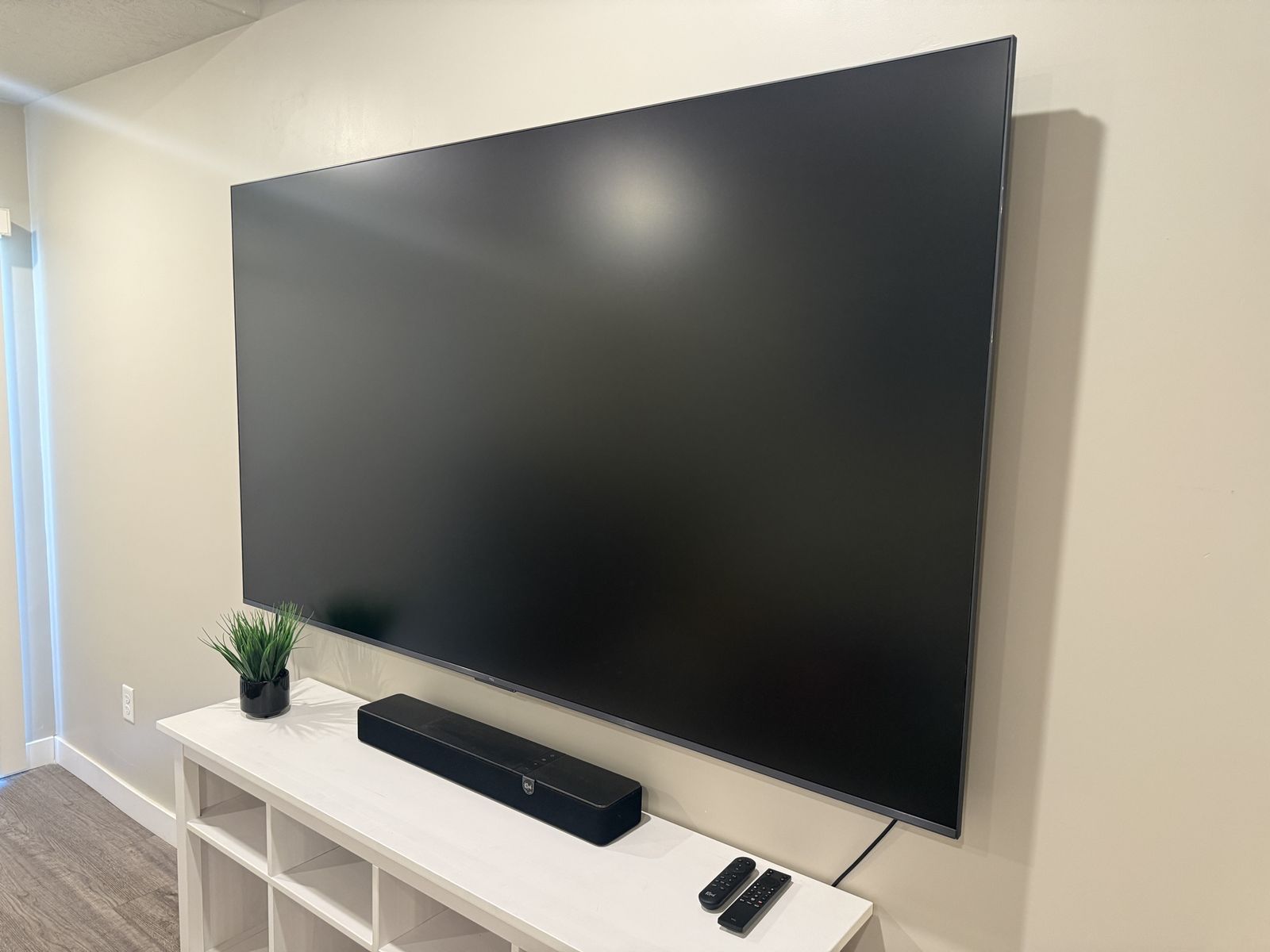 2026 TCL 85” Flat Screen TV, Anti glare
