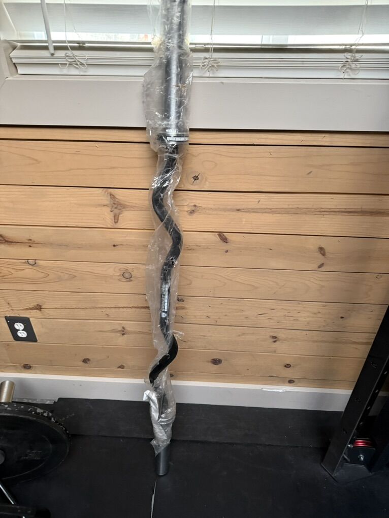 New Signature Fitness Curl Bar