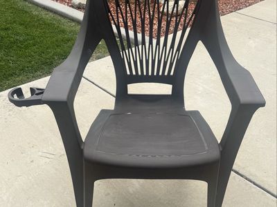 Set of 7 Brown Outdoor Chairs