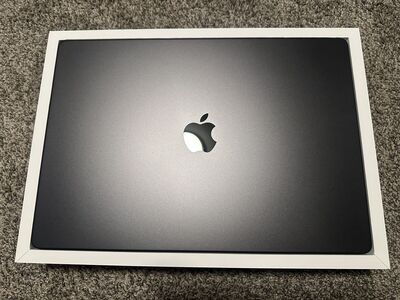 16" Macbook Pro - M4 Max 36GB Memory 1TB Storage