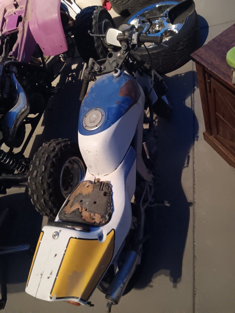 Vintage 90s Yamaha TZR Sport Bike - Project / Parts