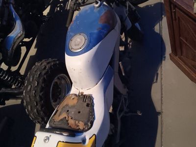 Vintage 90s Yamaha TZR Sport Bike - Project / Parts