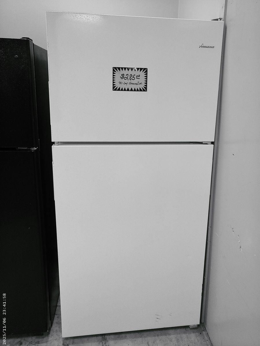 Clean 18 cf Refrigerator with Ice Maker~90 Day Guarantee
