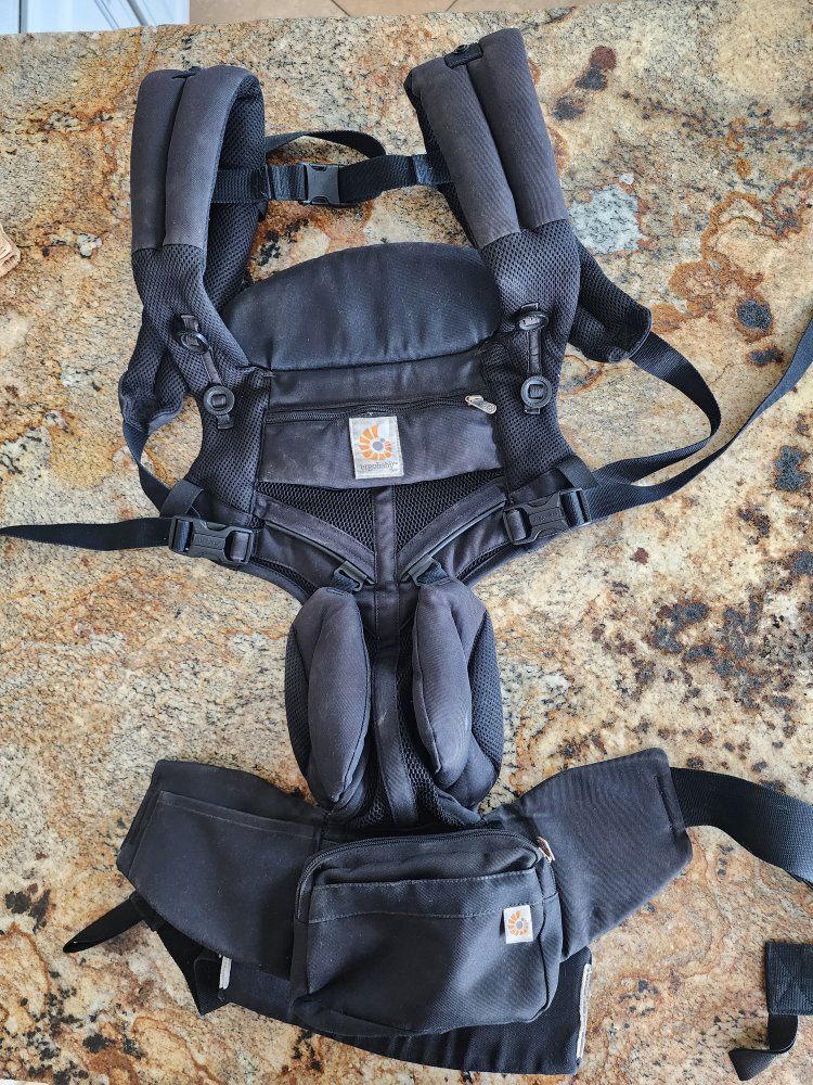 Infant front harness holder