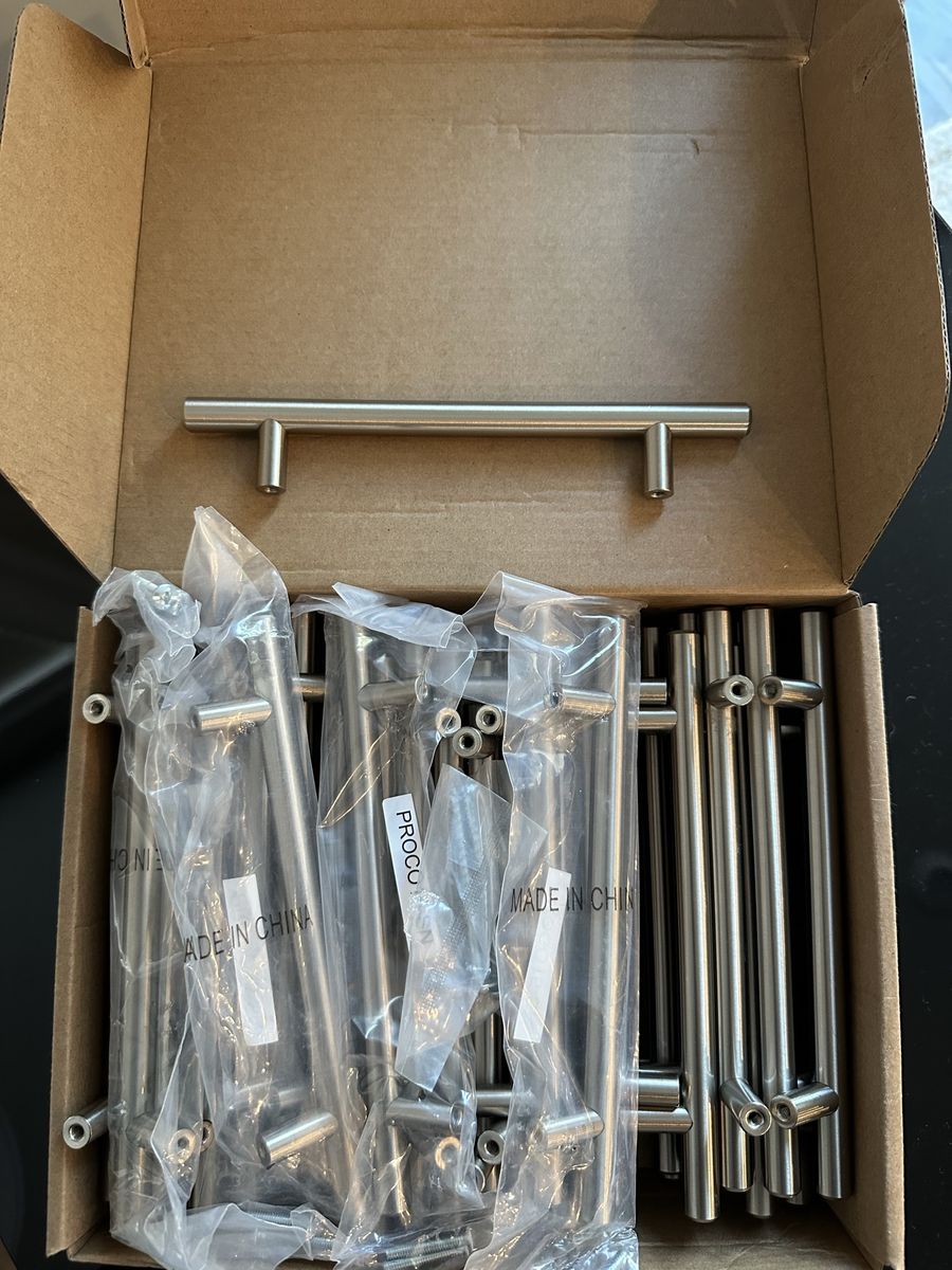 Cabinet Hardware Pulls