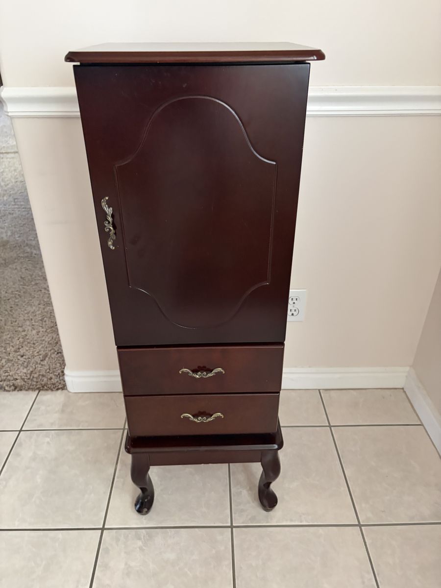 Jewelry cabinet