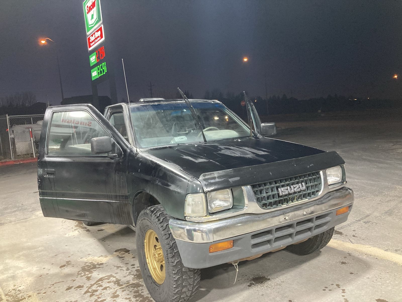 1994Isuzu Pickup Truck - Black, 4x4