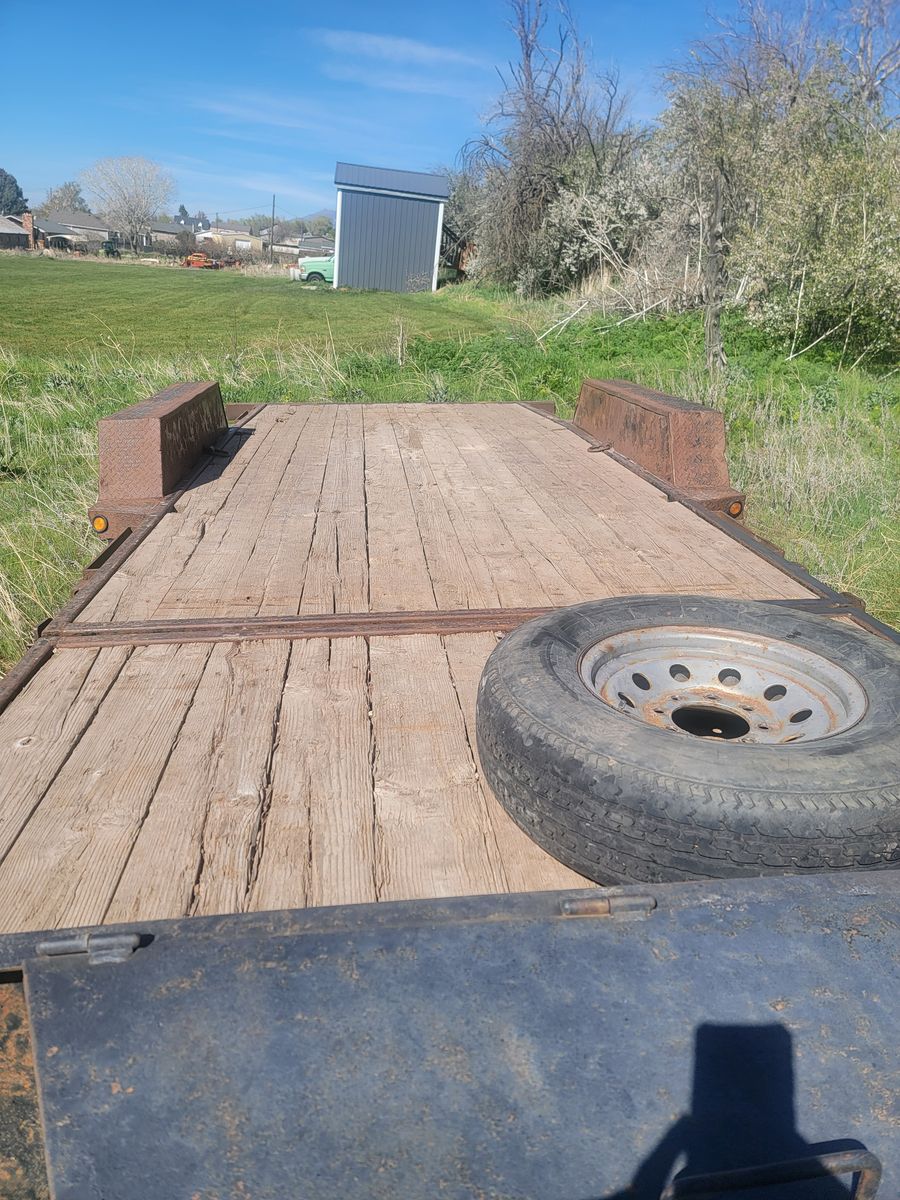 2015 snake river 7x22 tilt deck 14,000 pounds