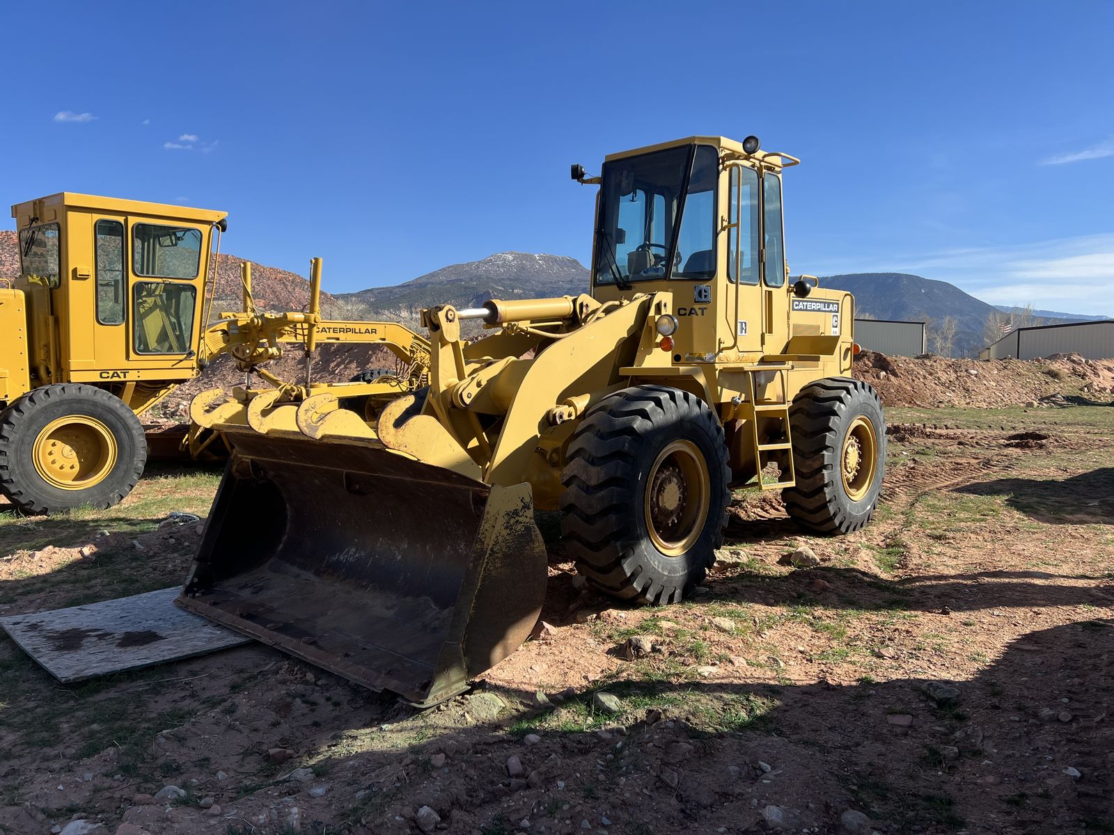 CAT 916B Loader In Great Condition