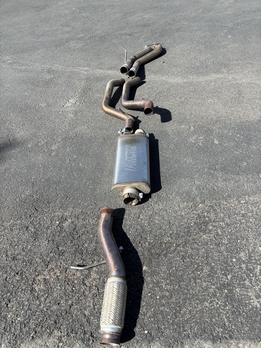 Tahoe Yukon Suburban Flowmaster #717986 kit cat back exhaust system
