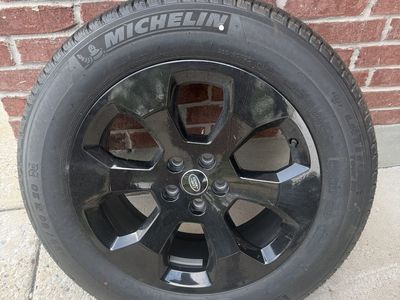 2020 Land Rover Defender Wheel and Tire