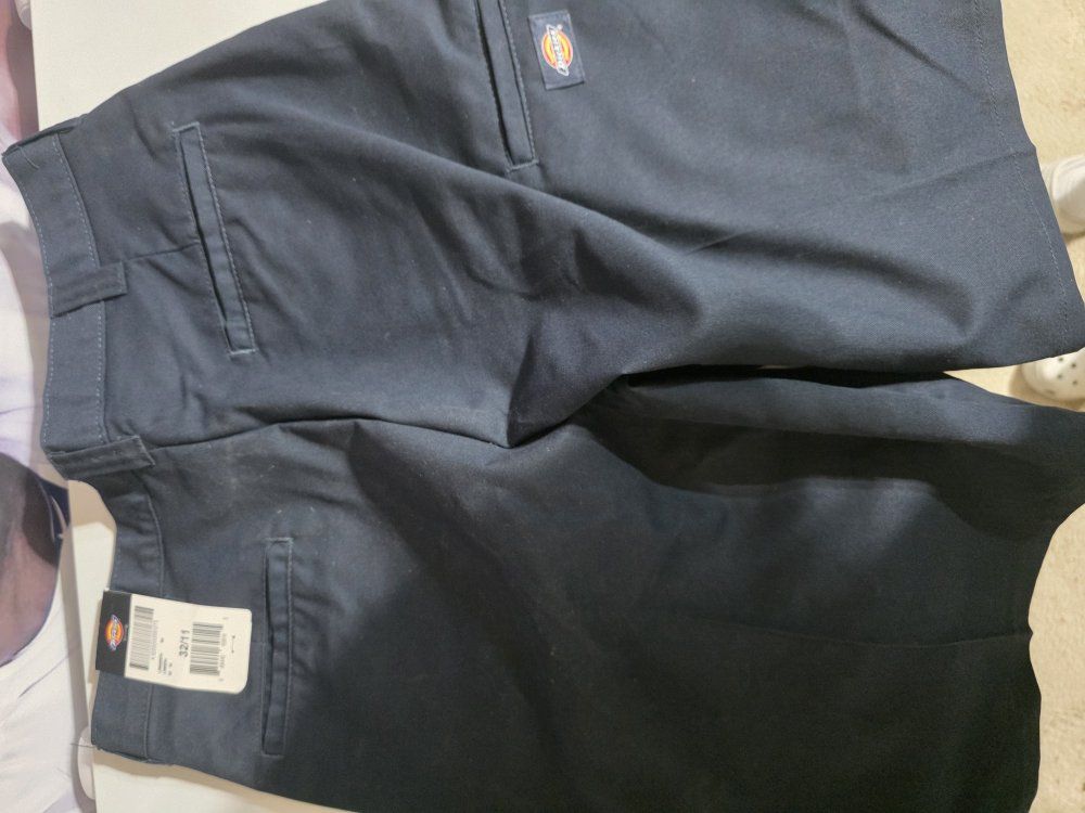 Dickies shorts size 32/11