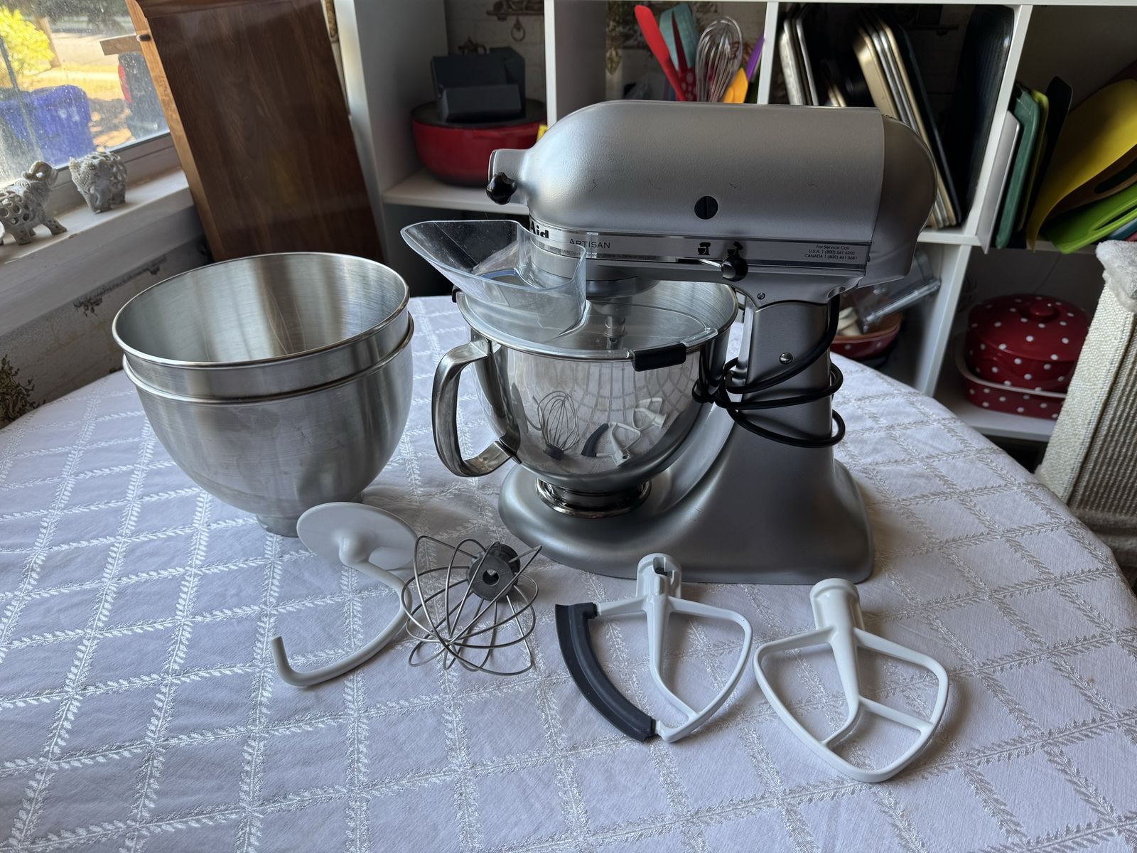 KitchenAid Artisan 5 qt 325 Watt Stand Mixer with upgraded beater, spill guard and 3 bowls