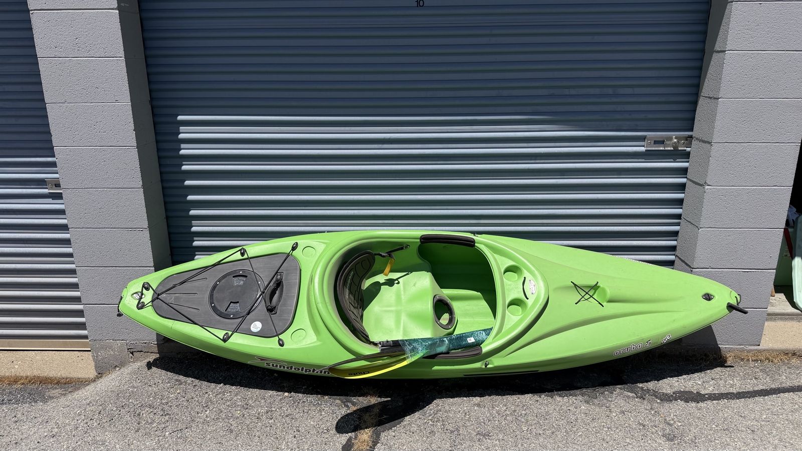 Sun Dolphin Aruba 10 SS Sit-In Kayak - Lime Green, Paddle Included
