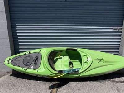 Sun Dolphin Aruba 10 SS Sit-In Kayak - Lime Green, Paddle Included