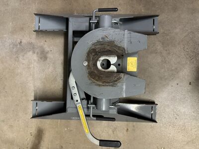 B&W Fifthwheel Hitch