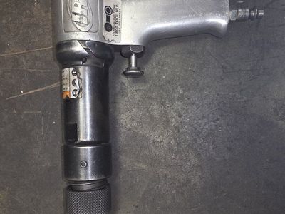 Ingersoll Rand 7802S Air Shear, 90 PSI, Pneumatic Metal Cutter Tool cornwell quick release chuck is $50 alone off the truck.