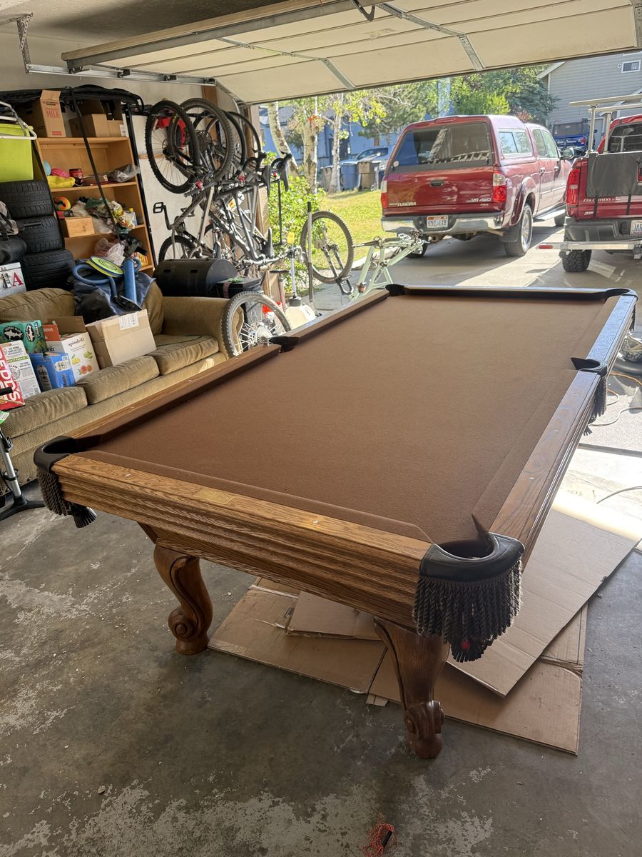 Olhausen 8’ Pool Table – Excellent Condition – Park City