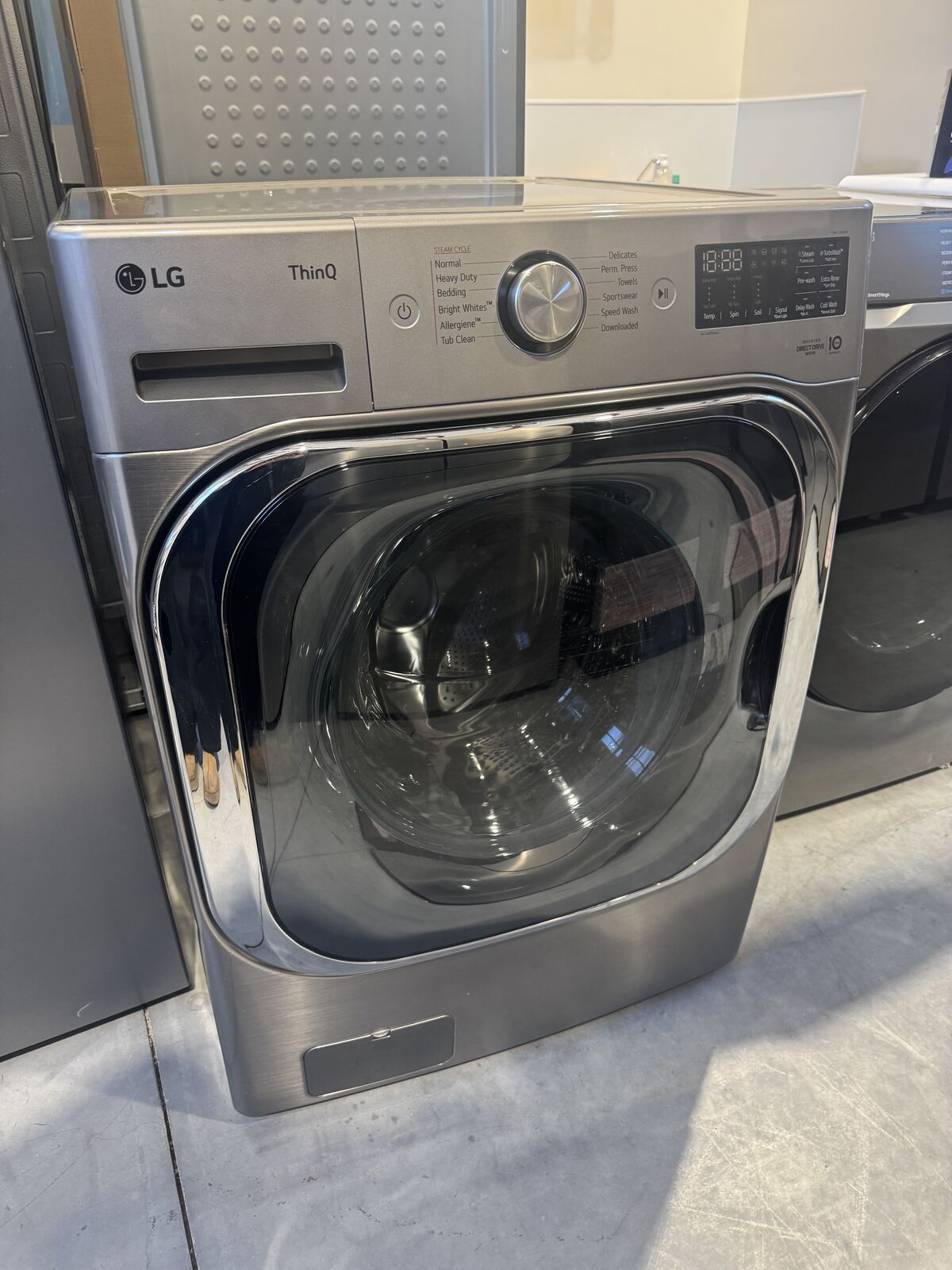 Scratch And Dent LG 5.2 Cuft Front Load Washer
