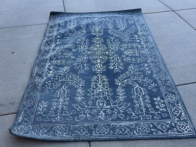 World Market Blue and White Floral Area Rug 6ft x 9ft Wool Blend