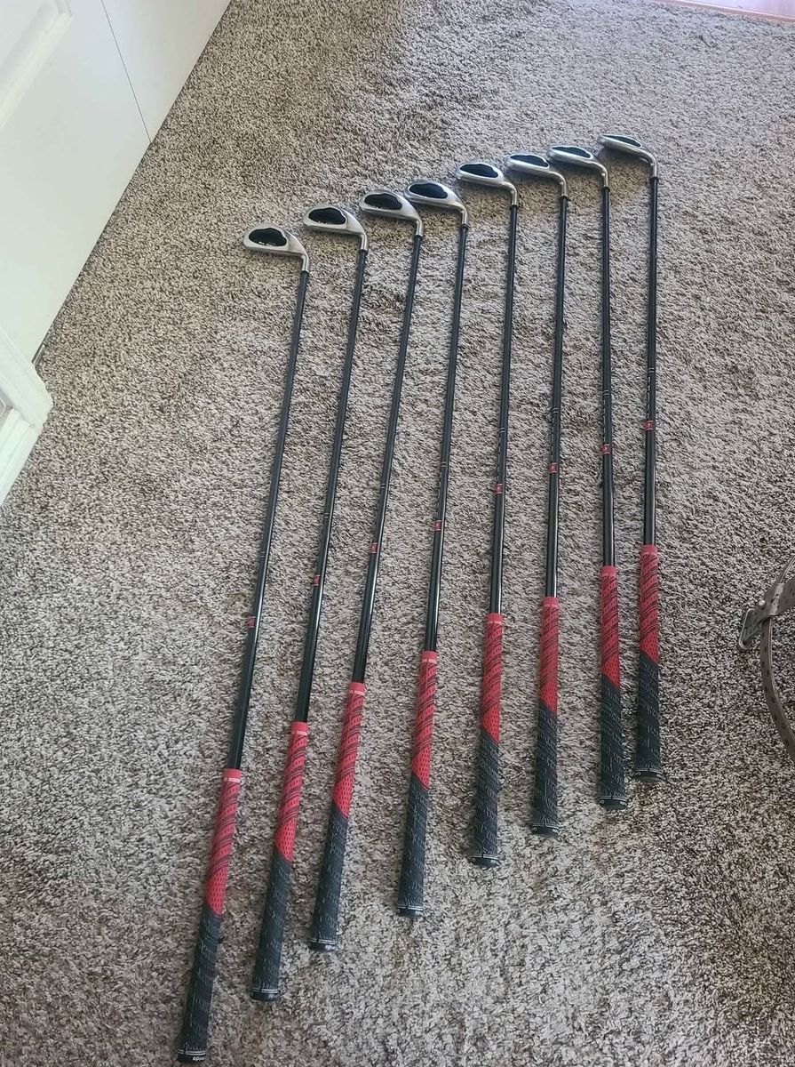 RARE FIND *** Callaway Big Bertha 3-10 irons NEW grips