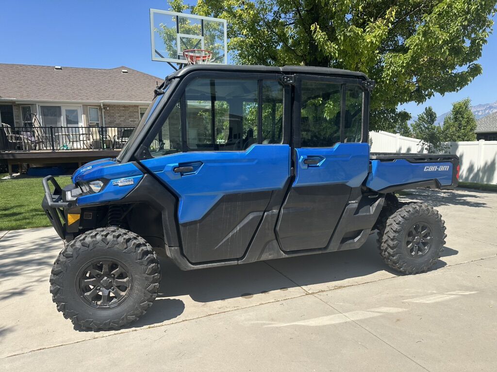 2023 Canam Defender LImited