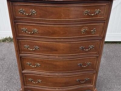 Darling Dresser