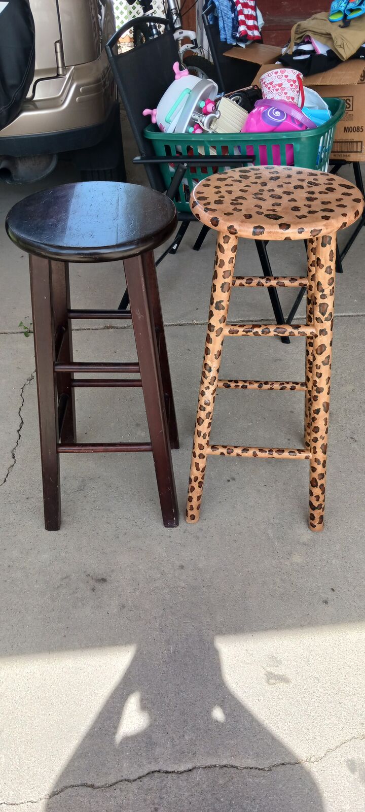 2 wood stools