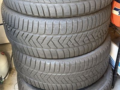 Pirelli Sottozepo Like New Winter Tires 2015 Ford Mustang 235/50 R18 101V M+S